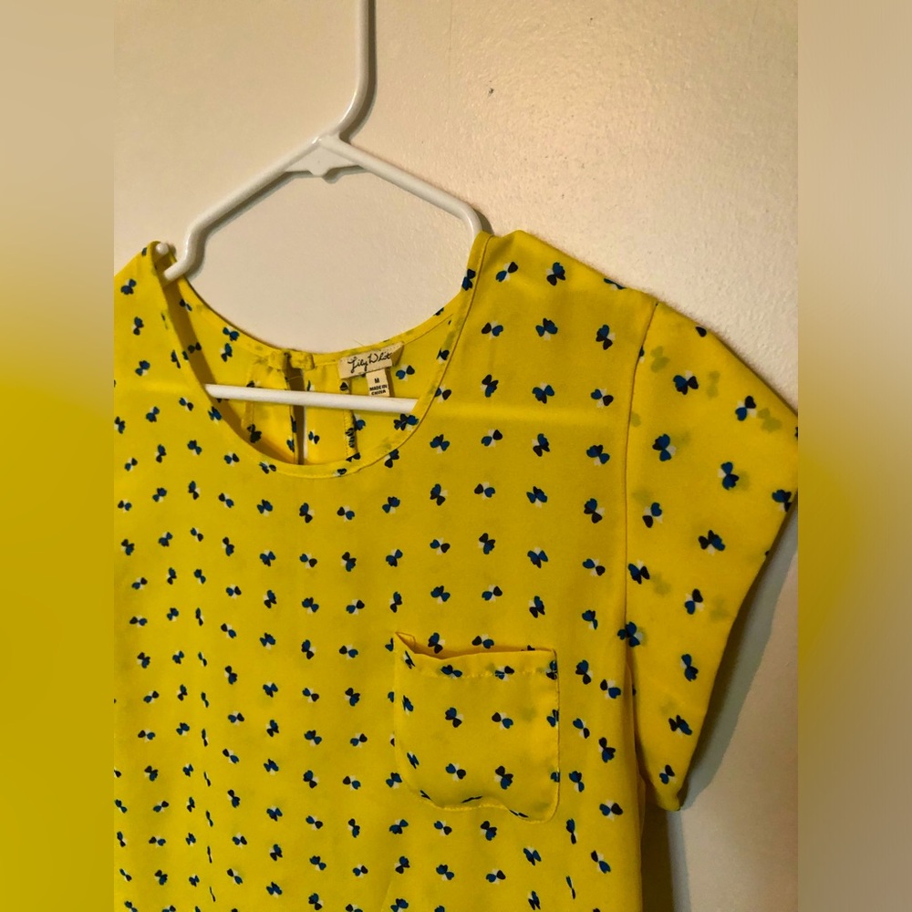 Lily White Lightweight Colorful Bright Yellow Printed Women's Blouse Top - Picture 2 of 6